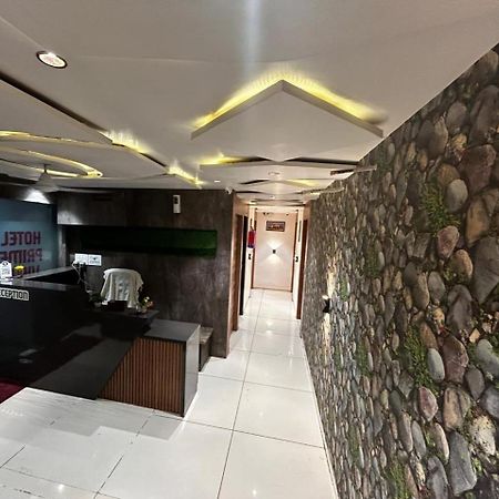 Prime View Hotel Ahmedabad Bagian luar foto